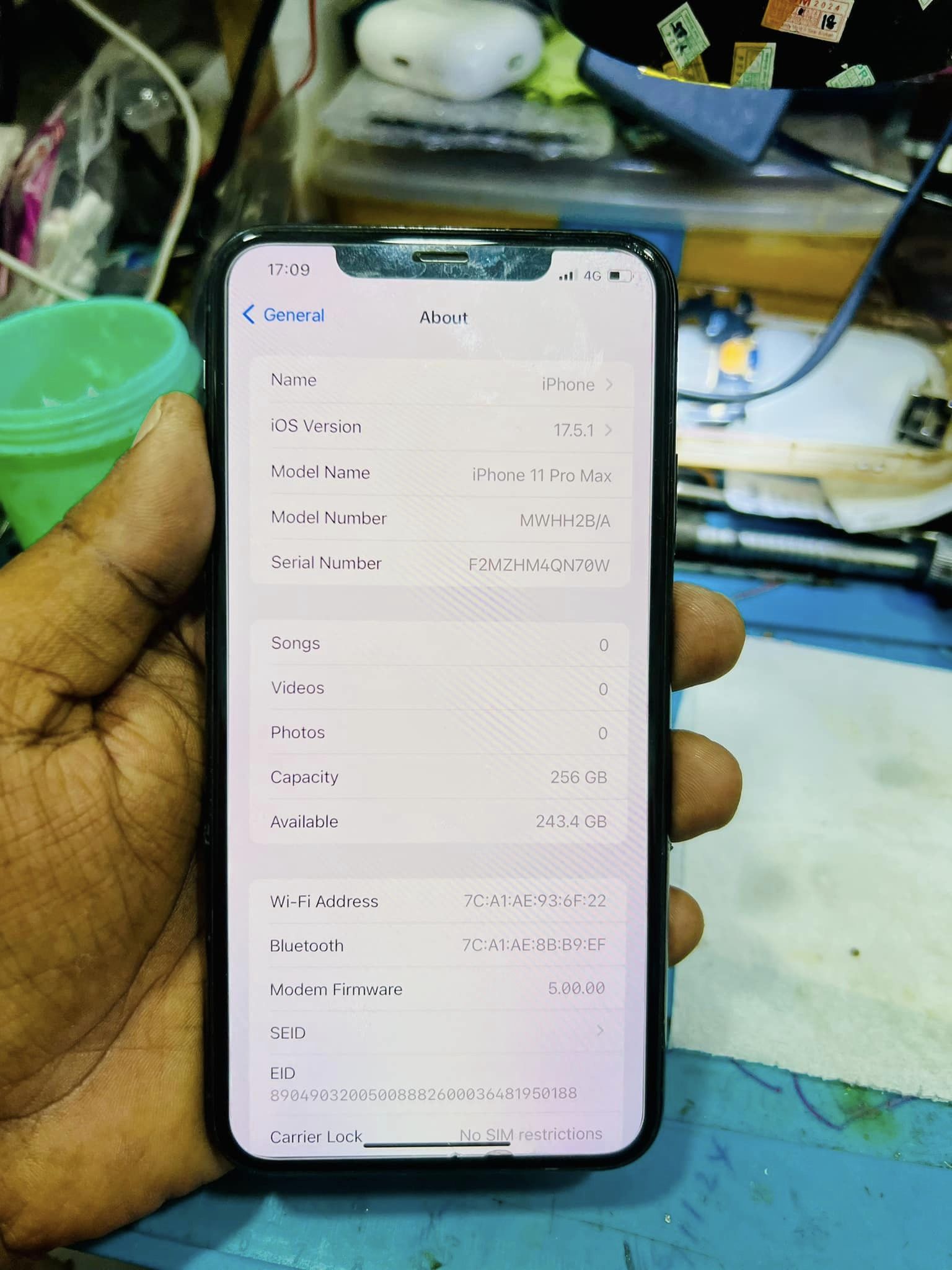 iPhone 11 Pro Max …. Storage Expansion from 64GB to 256GB … ????????